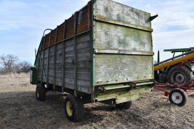 John Deere Silage Wagon