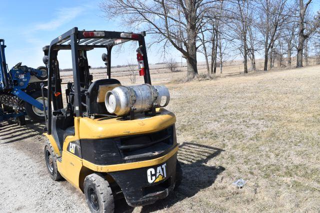 CAT Forklift P5000