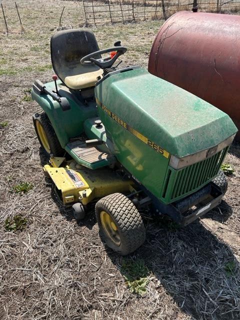 John Deere 265 Riding Lawn Mower