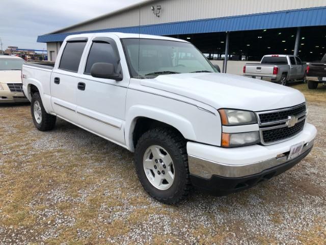 2006 CHEVROLET SILVERADO WHITE