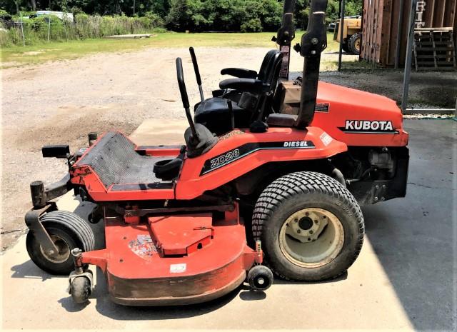 Kubota ZD28 zero turn mower, diesel engine