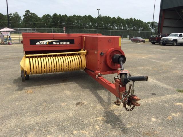 2009 NEW HOLLAND 565 SQUARE BALER