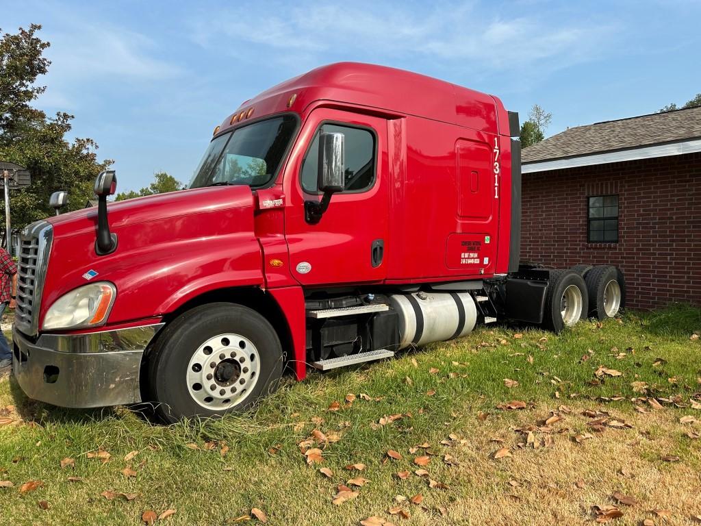 2014 Freightliner Model CA125SLP Tandem Axle Truck