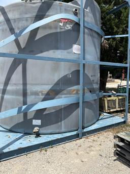 8,000-gallon industrial plastic water tank