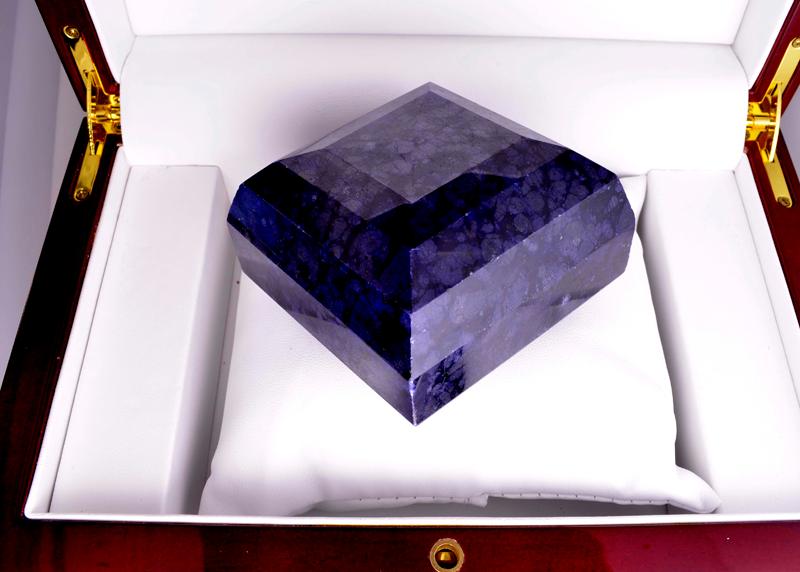 APP: 13.2k 2,634.00CT Square Cut Blue Sapphire Gemstone