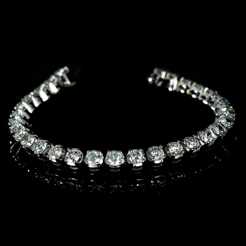 APP: 23.2k *Fine Jewelry 14 kt. White Gold, Custom Made, 10.00CT Round Brilliant Cut Diamond Bracele