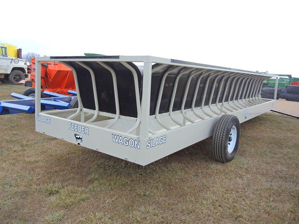 Industrias America Silage Feeder PT Wagon - White