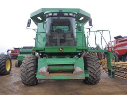 2004 JD 9560 STS Combine