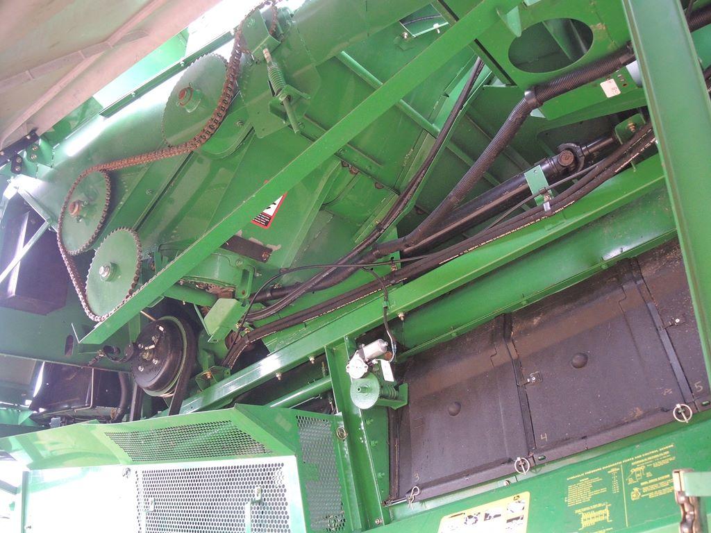 2004 JD 9560 STS Combine