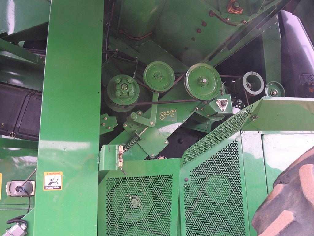 2004 JD 9560 STS Combine