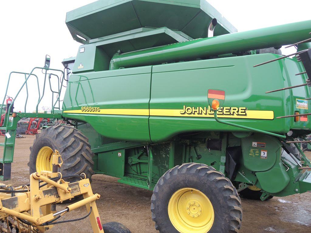 2004 JD 9560 STS Combine