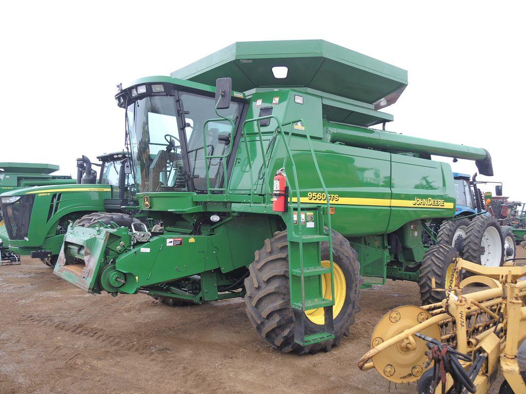 2004 JD 9560 STS Combine