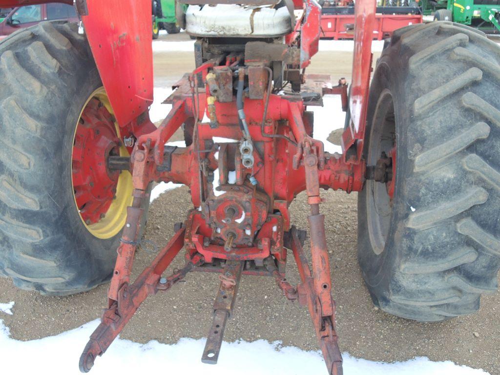 1968 IHC 1256 Tractor