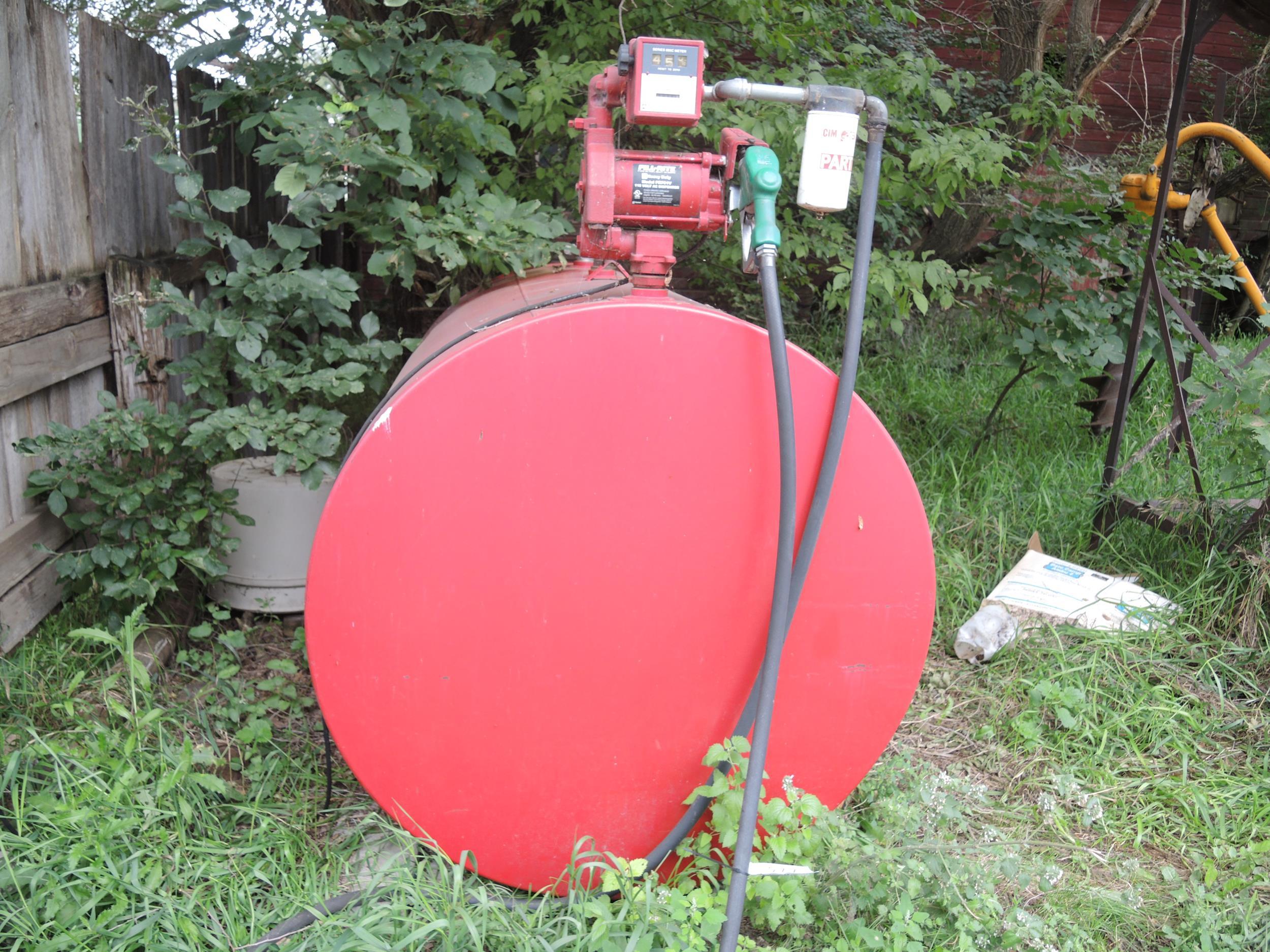 2008 Red 560 Gallon Fuel Tank