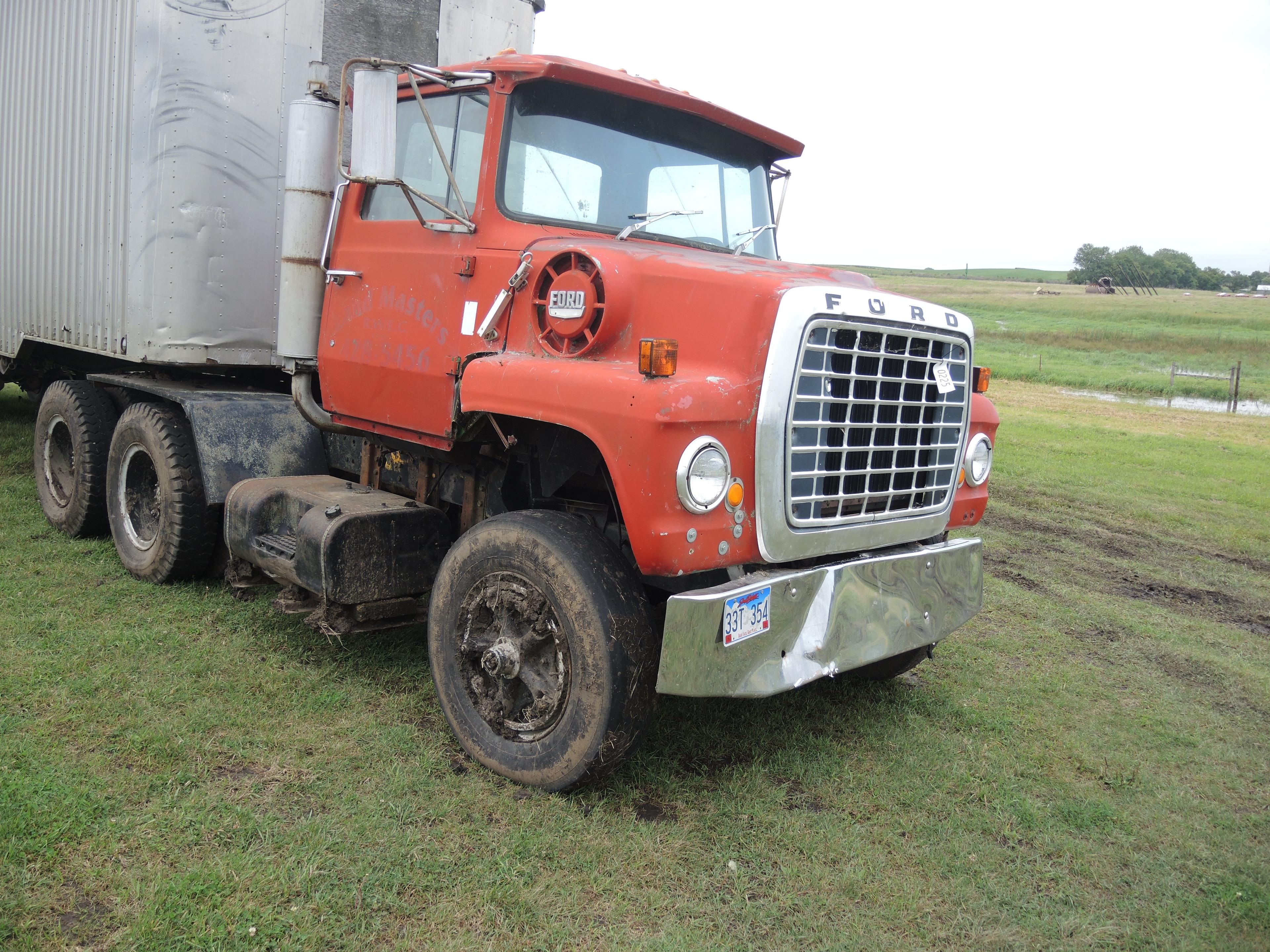 Ford 9000 Truck