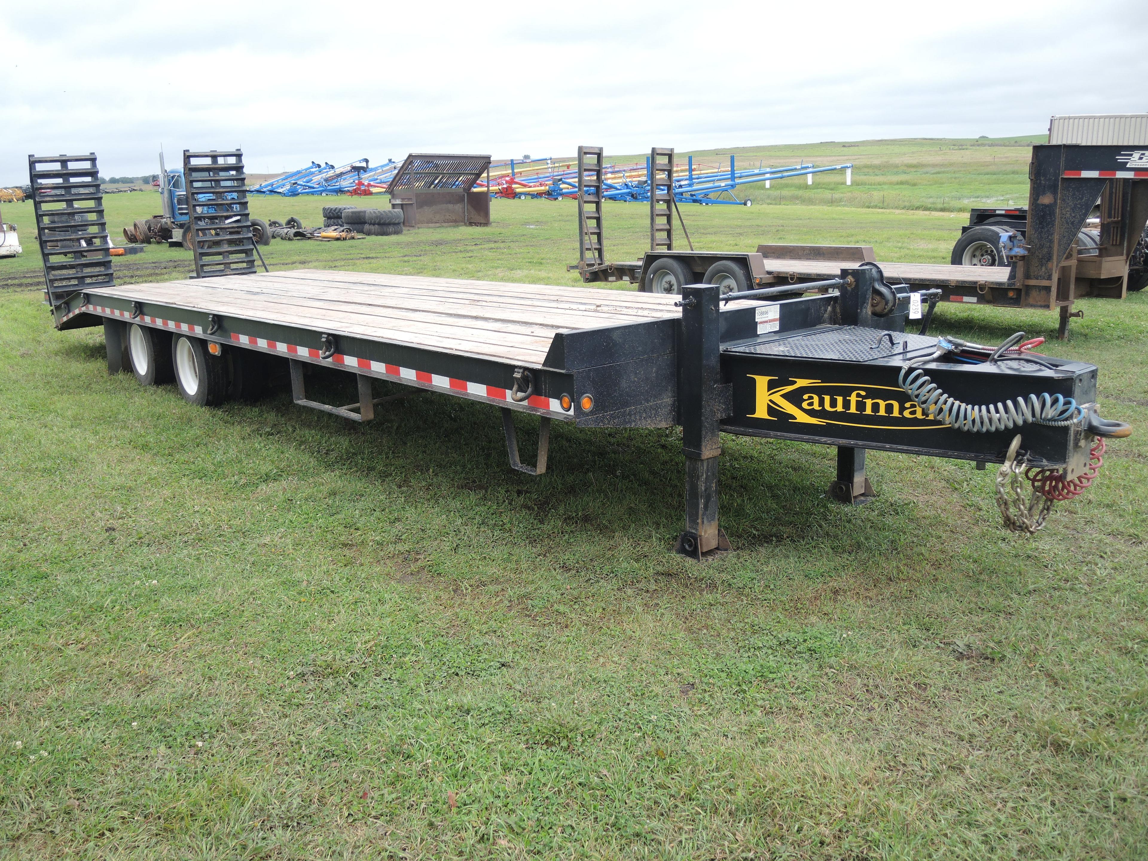 2017 Kaufman 30' Pintle Hitch Trailer