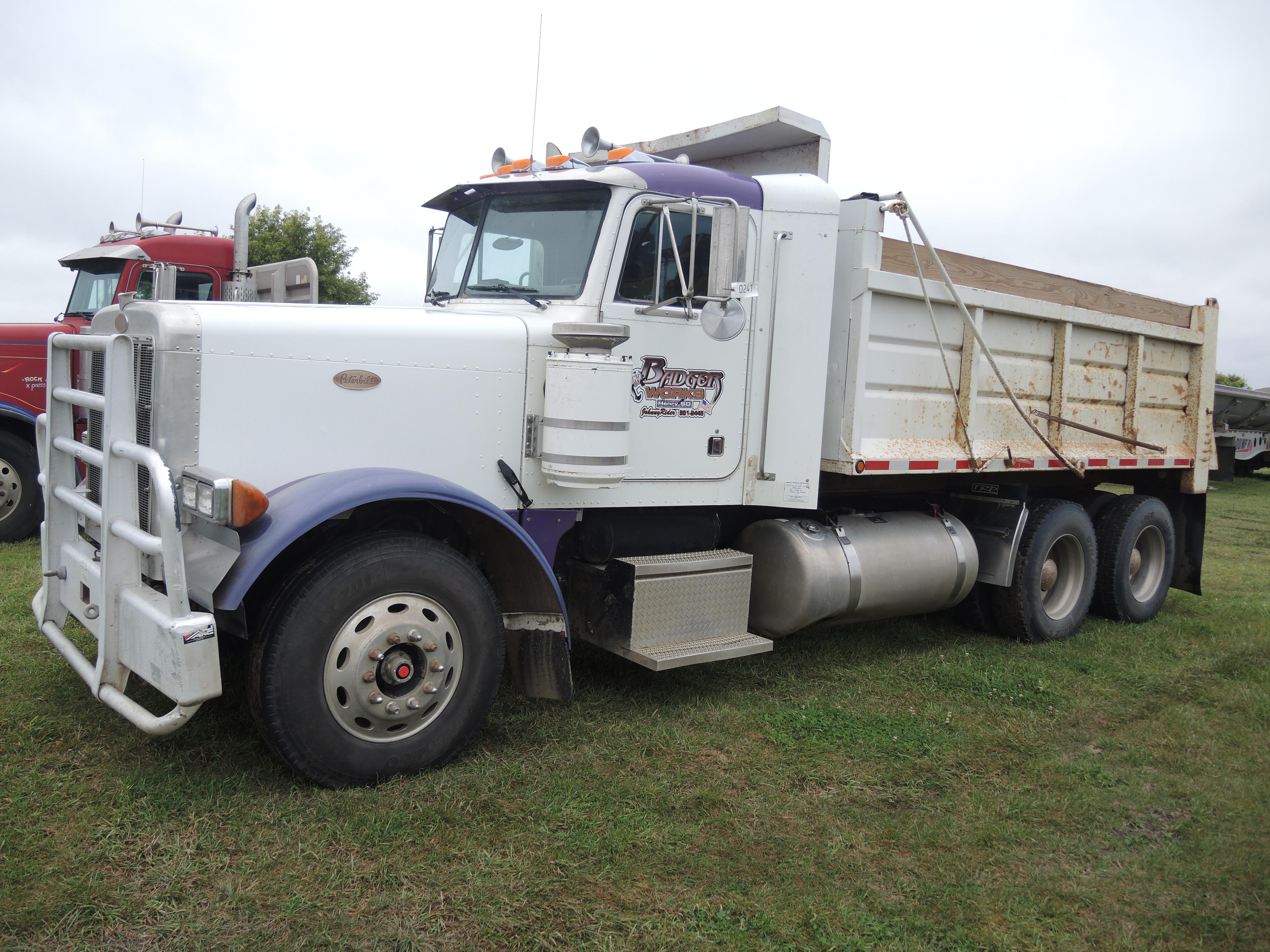 2000 Peterbilt 379 Dump Truck