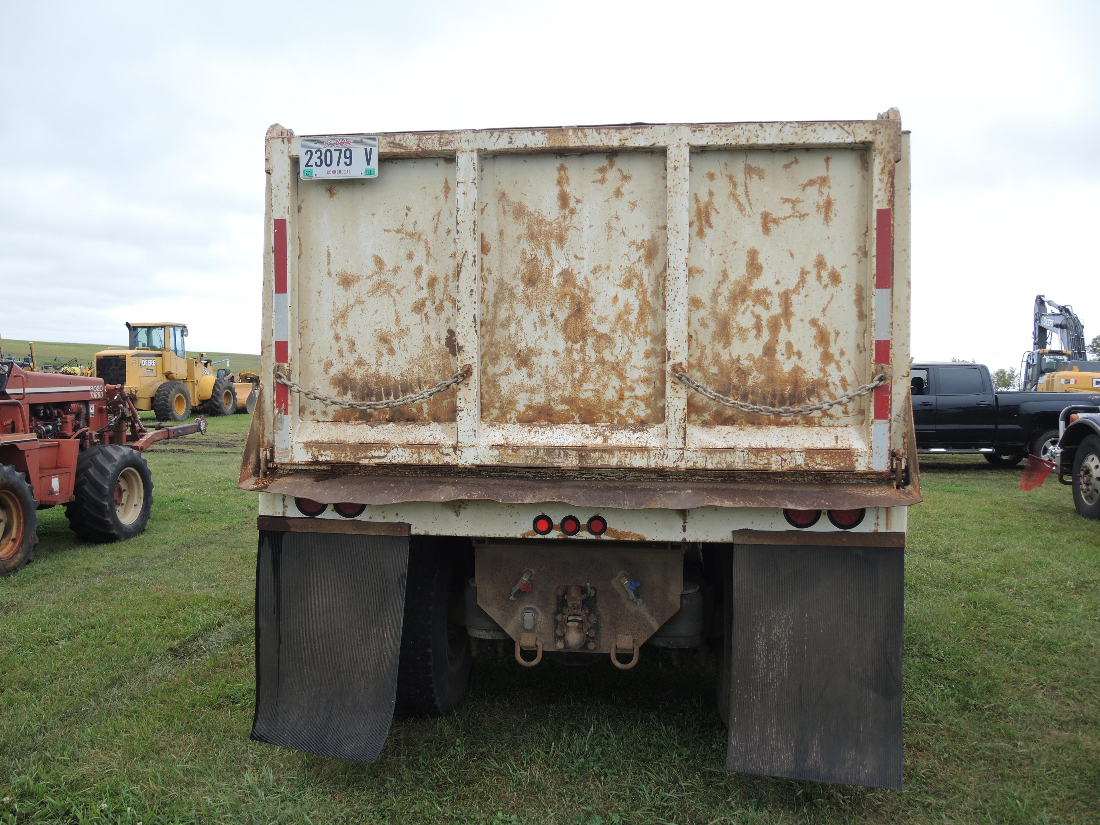 2000 Peterbilt 379 Dump Truck