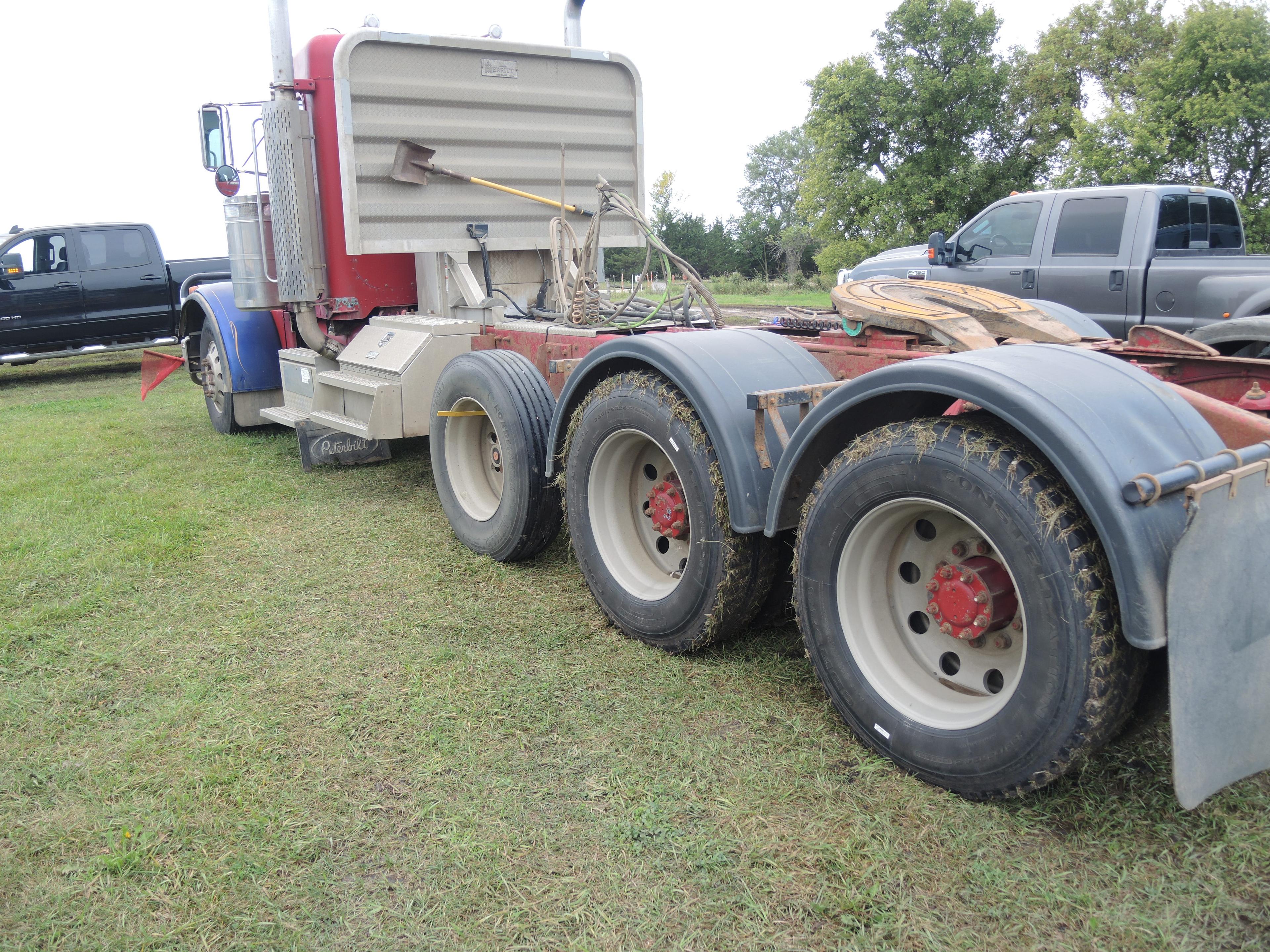 2000 Peterbilt 379 Day Cab