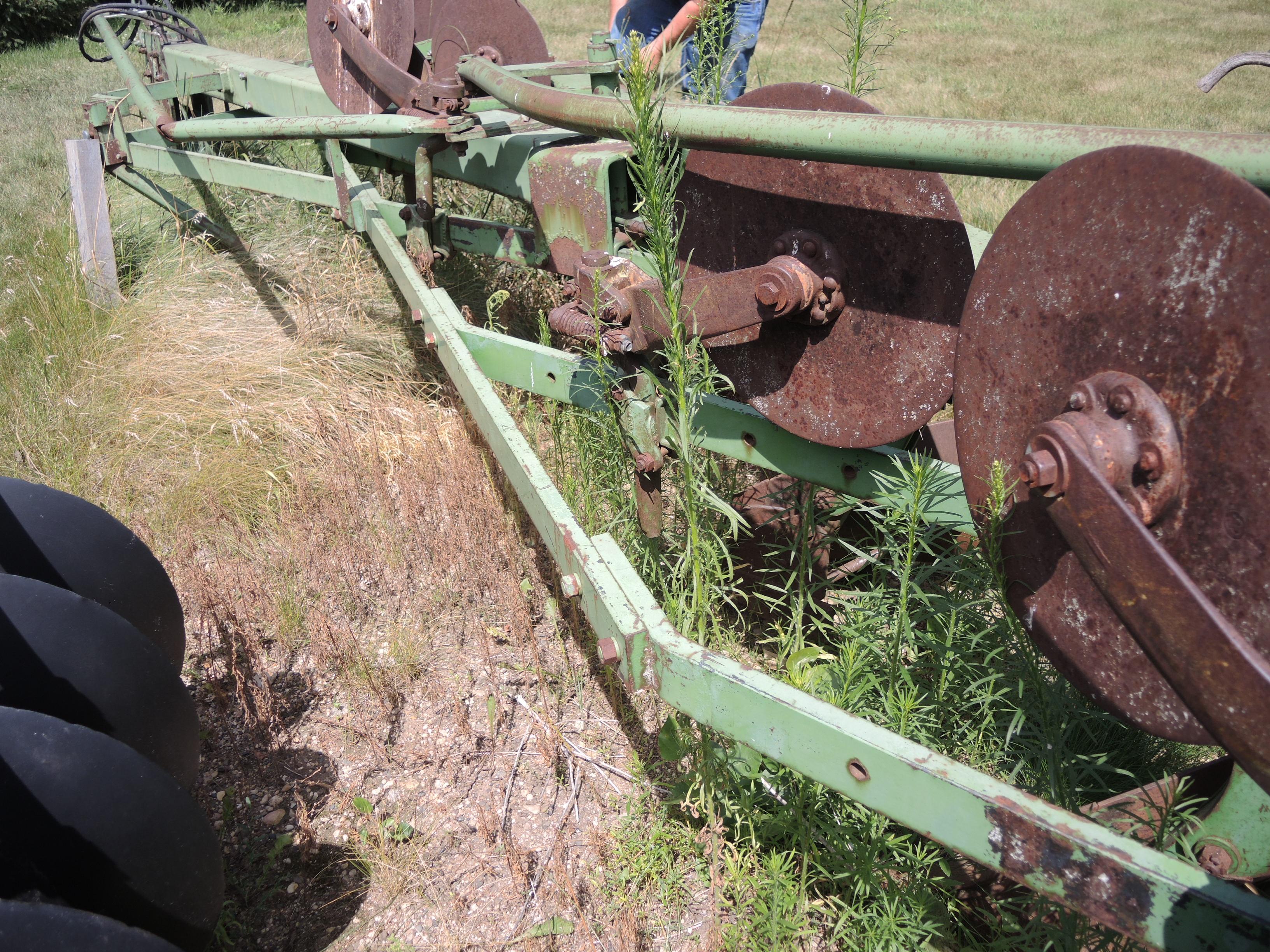 JD 1350 6B Plow w/ Coulters, #12500