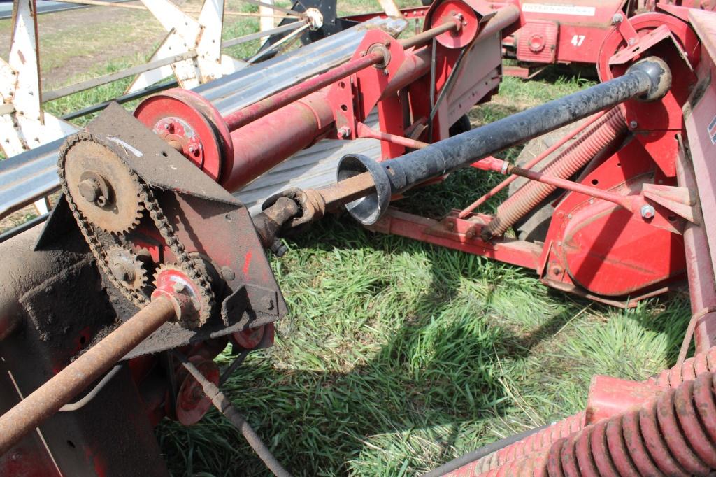 IHC 4000 SP Swather #C003381