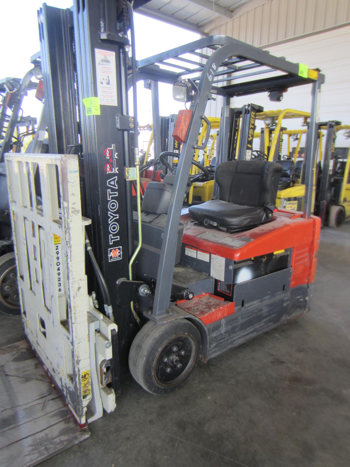 TOYOTA FORKLIFT W/CASCADE PUSH PULLER  Model- 7FBEU18   Hours-10901