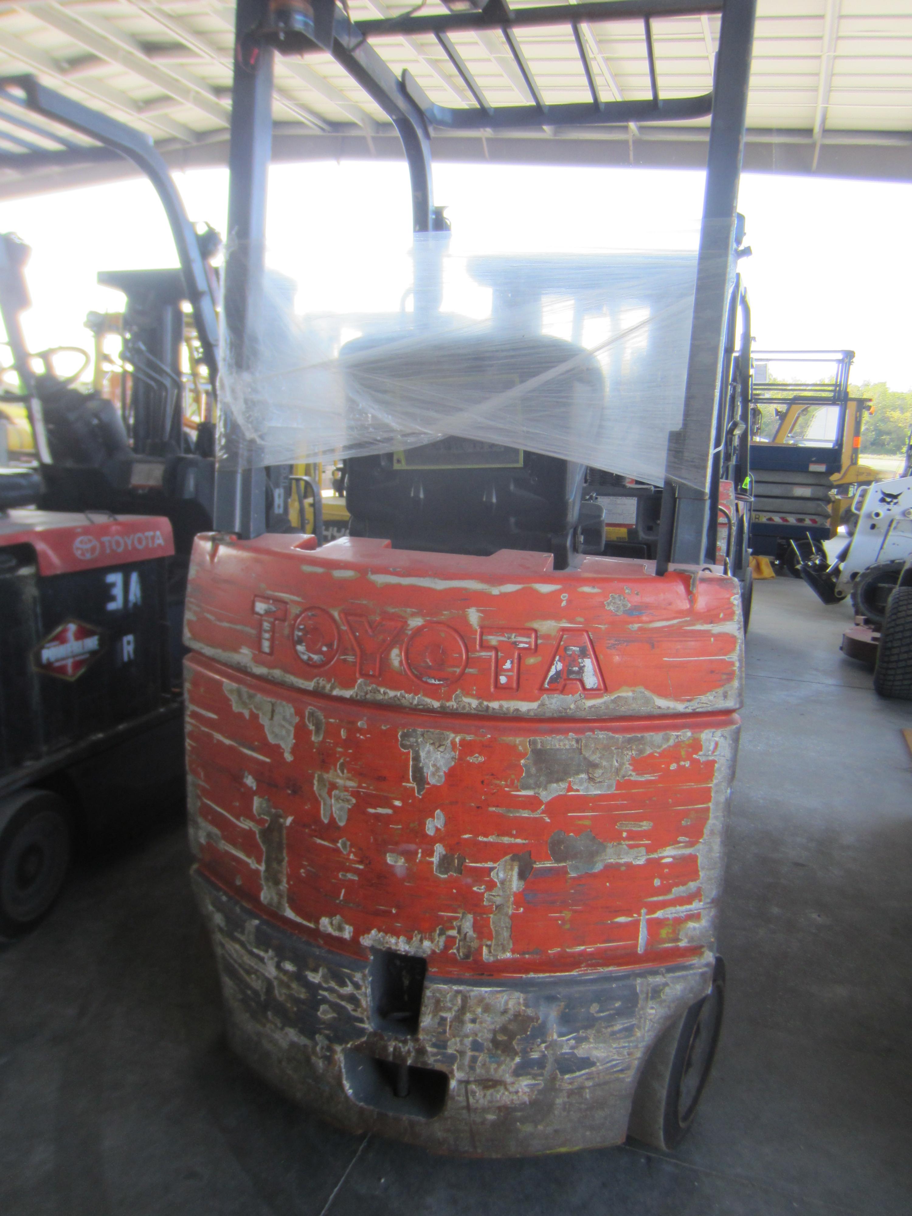 TOYOTA FORKLIFT   Model-7FBCU25 Serial#-68140