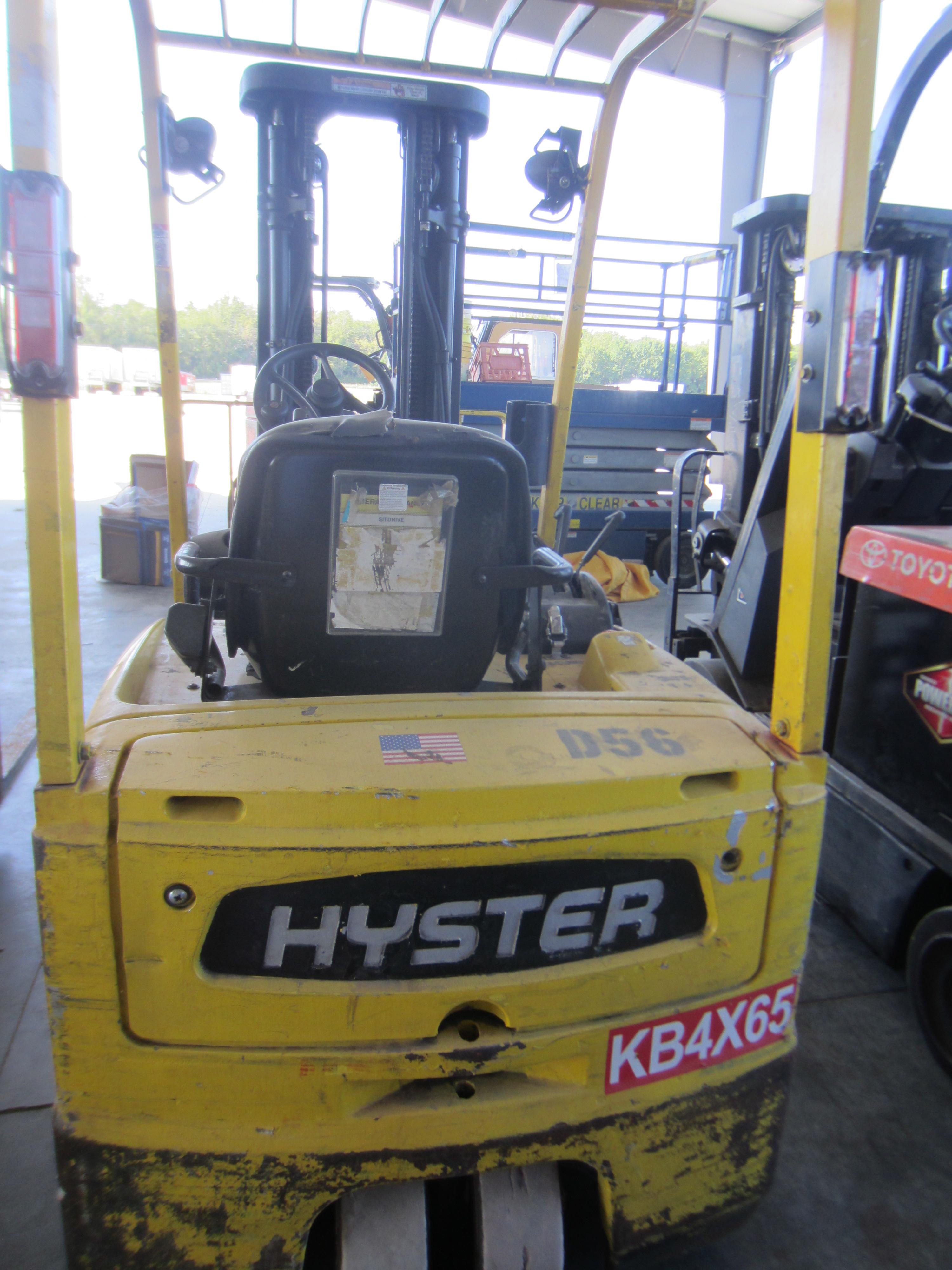 HYSTER FORKLIFT  Model- J35ZT Serial#-J160N04287F   Hours-12128