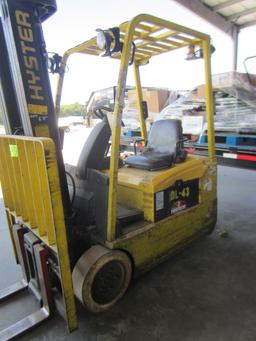 HYSTER FORKLIFT Model-J35ZT  Serial#- J160N04266F  Hours- 11677