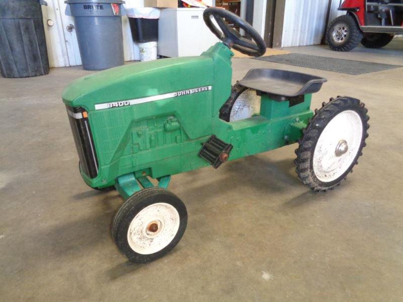 John Deere 8400 Pedal Tractor