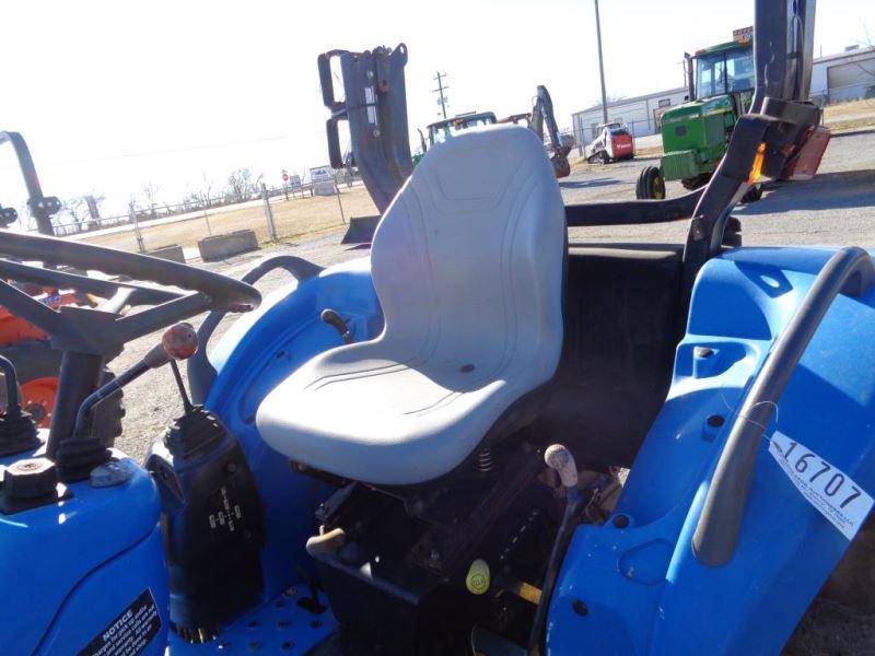 New Holland TC35A with Loader SN G601395