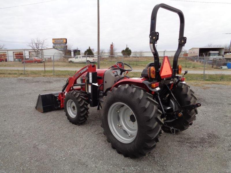 Case IH Farmall 50B with Loader SN R45RF007221