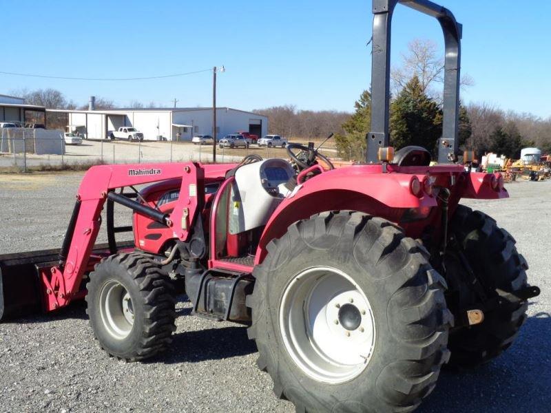 Mahindra 5010 with Loader SN E07 00416