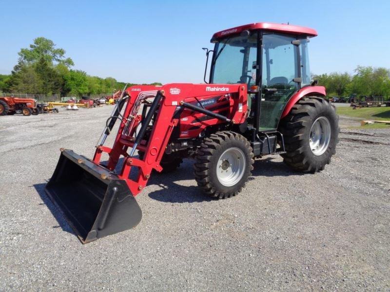 Mahindra 2565 with loader SN 65GCH00222