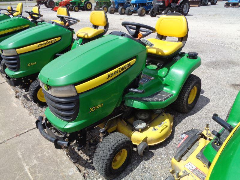 John Deere X300 SN M0X300D120517