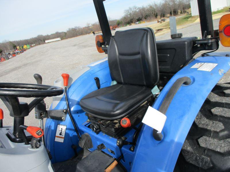 New Holland Boomer 30 with loader SN 2107012145