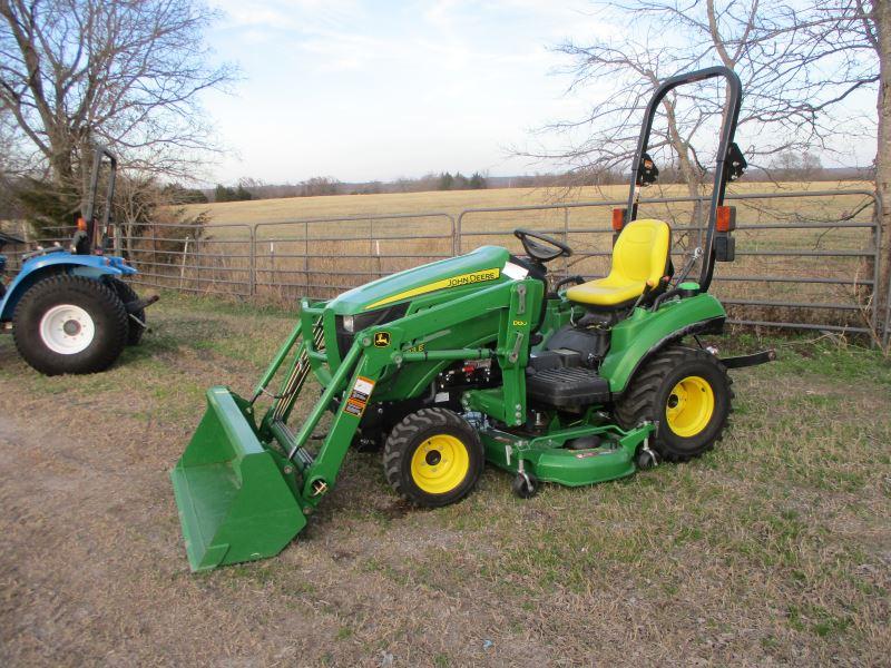 John Deere 1023E with loader SN 1LV1023EPFH512155