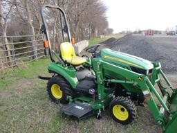 John Deere 1023E with loader SN 1LV1023EPFH512155