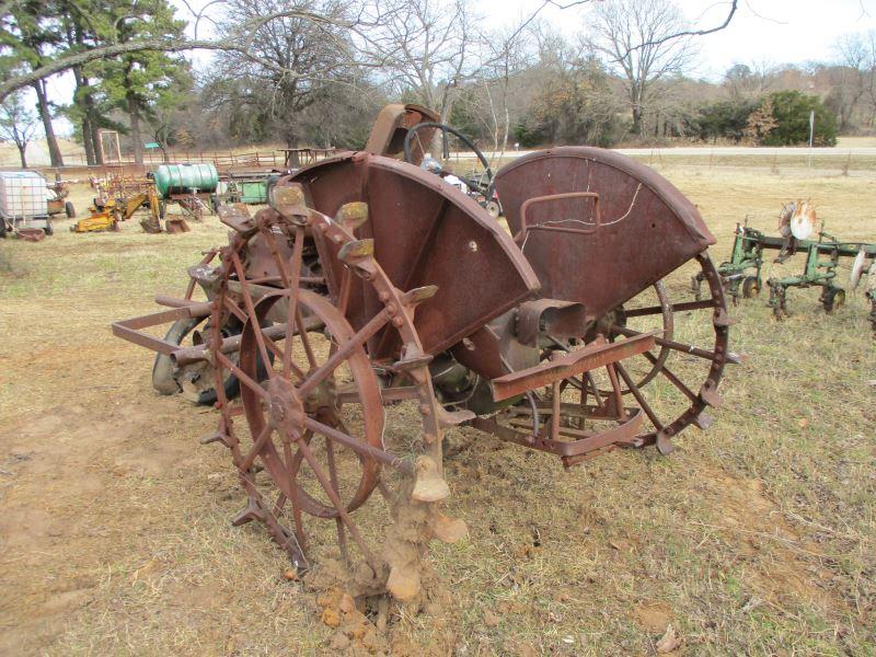 Oliver 70 with Steel Wheels