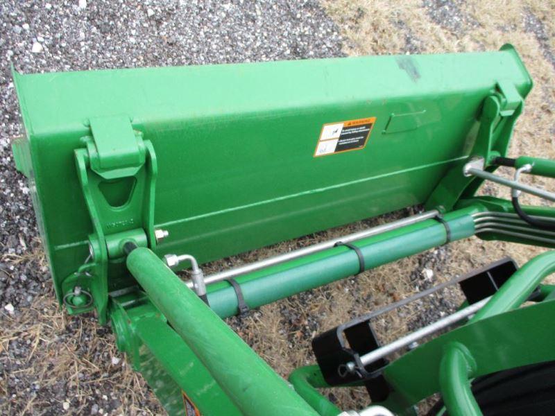 John Deere 1023E with loader SN 1LV1023EJEH412428