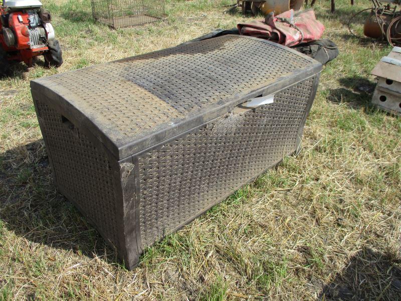 Patio Box with Cushions