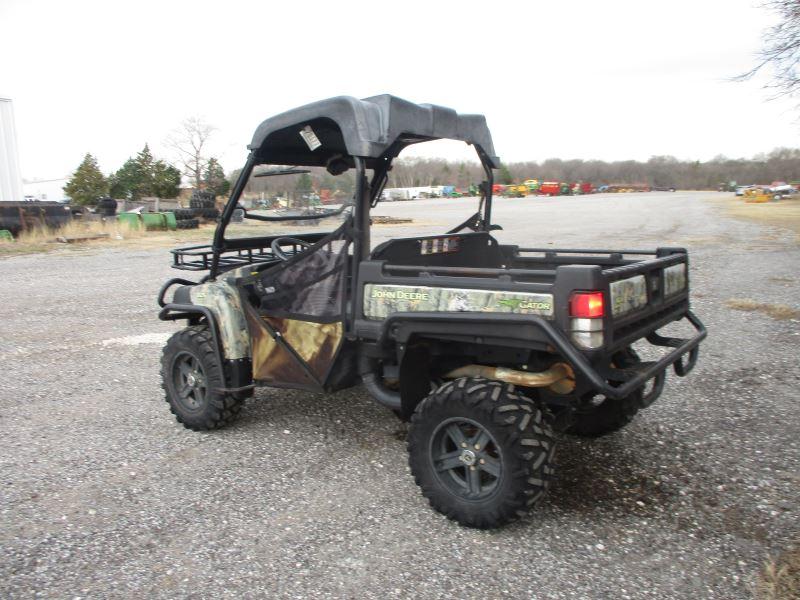 John Deere 825i Gator XUV SN 1M0825GEAFM106985