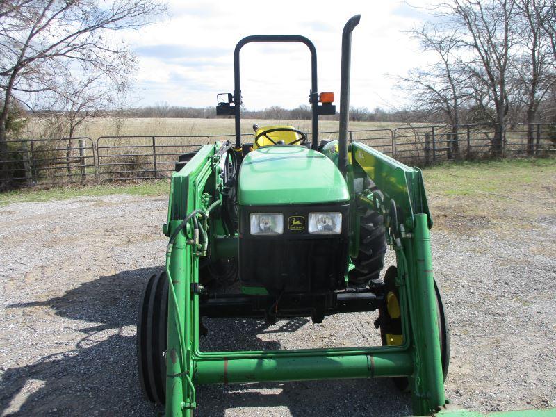 John Deere 5205 with Loader SN LV5205B121099