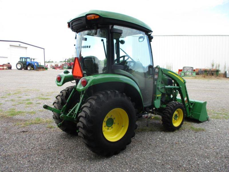 John Deere 3039R with Loader SN LV3039RCG400288