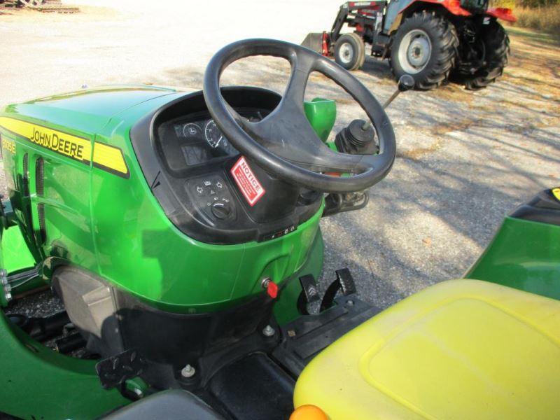 John Deere 3025E with Loader SN 1LV3025EKJJ123167