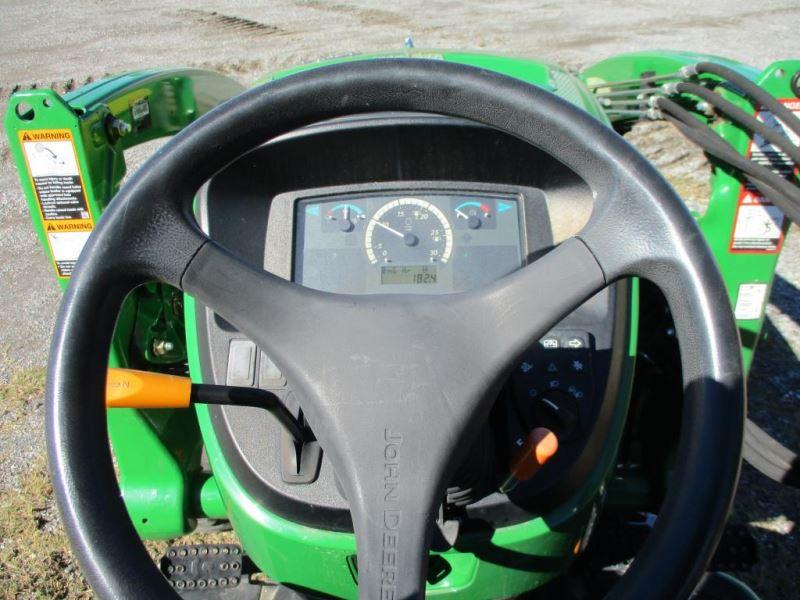 John Deere 3033R with Loader SN 1LV3033RHFP213136