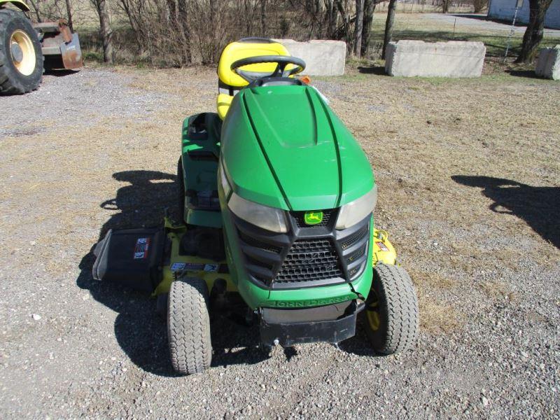 John Deere X300 SN 1M0X300CPEM289591