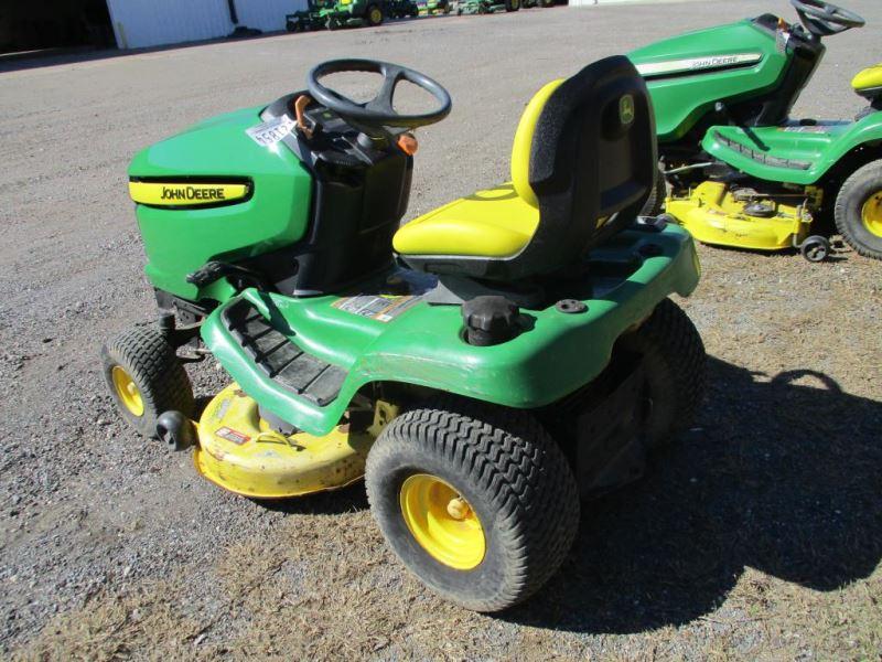 John Deere X300 SN M0X300C050682