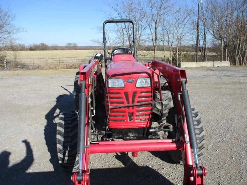 Mahindra 4025 with Loader SN MRCN2906