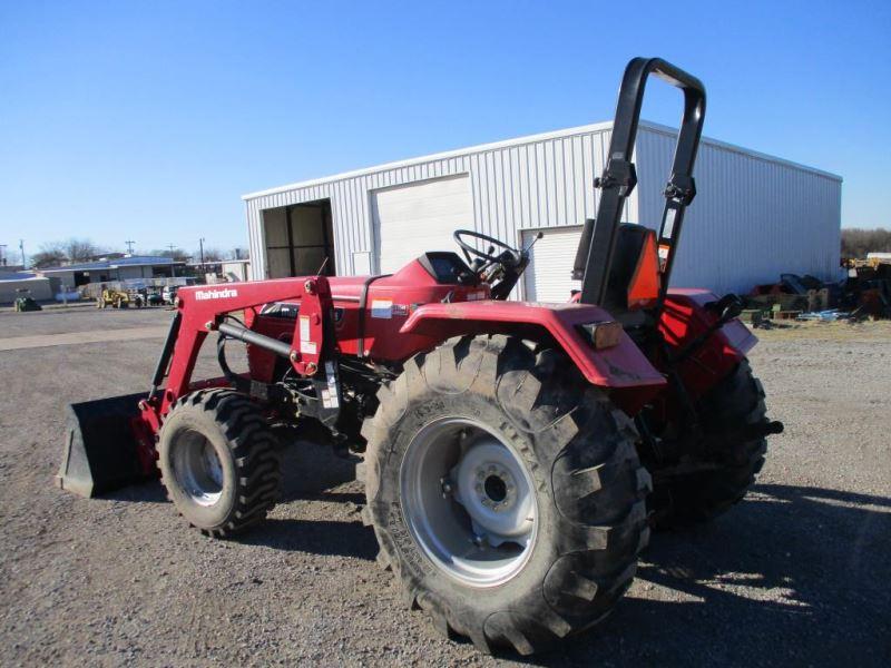 Mahindra 4025 with Loader SN MRCN2906